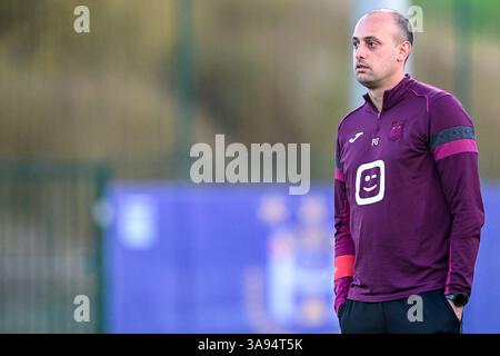 Anderlecht, Belgique. 29 mars 2025. L'entraîneur-chef Farid Goreishvand d'Anderlecht photographié lors d'un match de football féminin entre le RSC Anderlecht Women et le KVC Westerlo Ladies lors de la 21e journée de la saison 2024 - 2025 de la Super League belge Lotto Womens, le samedi 29 mars 2025 à Anderlecht, BELGIQUE . Crédit : Sportpix/Alamy Live News Banque D'Images