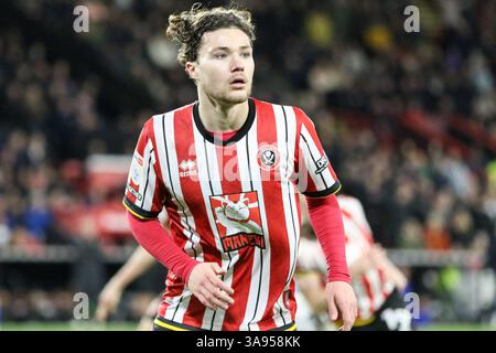 Sheffield, Royaume-Uni. 28 mars 2025. Bramall Lane, Sheffield, Angleterre, 28 mars 2025 : Callum O'Hare (10 Sheffield United) lors du match EFL Sky Bet Championship entre Sheffield United et Coventry City à Bramall Lane à Sheffield, Angleterre, le 28 mars 2025. (Sean Chandler/SPP) crédit : photo de presse sportive SPP. /Alamy Live News Banque D'Images