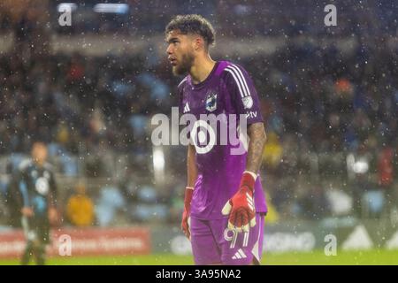 Paul, Minnesota, États-Unis. 29 mars 2025. Gardien du Minnesota United DAYNE ST. CLAIR se tient sous la pluie. Le Minnesota United et le Real Salt Lake se sont affrontés à Allianz Field à l'occasion de Paul Minnesota le 29 mars 2025. Minnesota United a gagné le match 2-0. (Crédit image : © Michael Turner/ZUMA Press Wire) USAGE ÉDITORIAL SEULEMENT ! Non destiné à UN USAGE commercial ! Banque D'Images