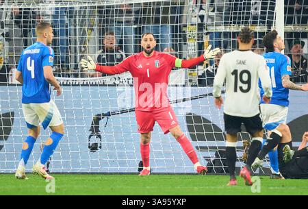Gianluigi Donnarumma, gardien de l'ITA 1 dans l'UEFA Nations League 2025 match ALLEMAGNE - ITALIE 3-3 dans la saison 2024/2025 au 23 mars 2025 à Dortmund, Allemagne. Photographe : Peter Schatz Banque D'Images