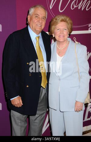 24 septembre 2009 - Beverly Hills, CA, États-Unis - 24 septembre 2009 - Beverly Hills, Californie - Garry Marshall et son épouse Barbara. Le premier déjeuner annuel de Variety's ''Power of Women'' s'est tenu à l'hôtel Beverly Wilshire. Crédit photo : Byron Purvis/AdMedia Banque D'Images