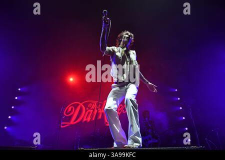 Londres, Royaume-Uni. 29 mars 2025. LONDRES, ANGLETERRE - MARS 29 : Justin Hawkins de « The Darkness » se produisant à l'OVO Arena, Wembley le 29 mars 2025 à Londres, Angleterre. CAP/Mar © Mar/Capital Pictures crédit : Capital Pictures/Alamy Live News Banque D'Images