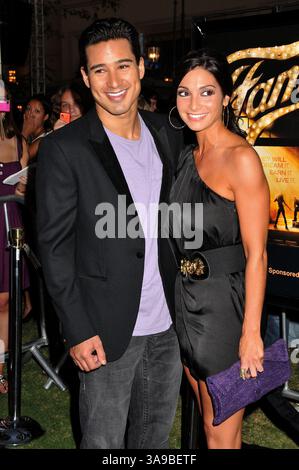 23 septembre 2009 - Los Angeles, CA, États-Unis - 23 septembre 2009 - Los Angeles, Californie - Mario Lopez et Courtney laine Mazza. ''Fame'' Los Angeles première au Pacific Theatre at the Grove. Crédit photo : Byron Purvis/AdMedia Banque D'Images