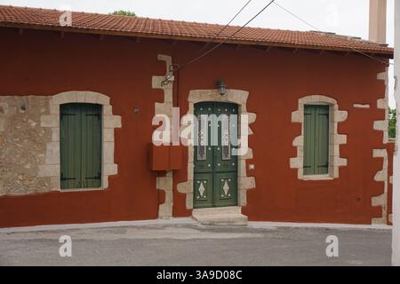 Vue depuis la rue d'un bâtiment en pierre à Vamos Banque D'Images