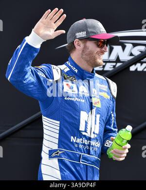 22 octobre 2017 - Kansas City, KS, USA - Dale Earnhardt Jr. est présenté le 22 octobre 2017, avant la course NASCAR Hollywood Casino 400 au Kansas Speedway à Kansas City, Kan. (Crédit image : © John Sleezer/TNS via ZUMA Wire) Banque D'Images