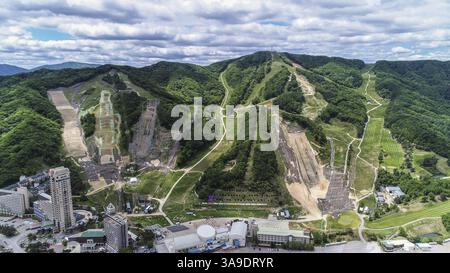 26 mai 2017 - Pyeongchang, Gangwon, Corée du Sud - 4 novembre 2017 - Pyeongchang, Corée du Sud - vue aérienne du parc Bokwang Phoenix, vue du ciel du parc Bokwang Phoenix à Pyeongchang, Corée du Sud. (Crédit image : © 2018 Pyeongchang Olympic Committ via ZUMA Wire) Banque D'Images