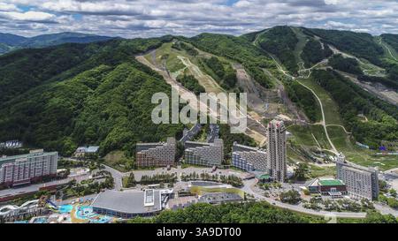 26 mai 2017 - Pyeongchang, Gangwon, Corée du Sud - 4 novembre 2017 - Pyeongchang, Corée du Sud - vue aérienne du parc Bokwang Phoenix, vue du ciel du parc Bokwang Phoenix à Pyeongchang, Corée du Sud. (Crédit image : © 2018 Pyeongchang Olympic Committ via ZUMA Wire) Banque D'Images