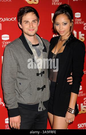 18 novembre 2009 - West Hollywood, CA, États-Unis - 18 novembre 2009 - West Hollywood, Californie - Andrew West et Amber Stevens. US Weekly's Hot Hollywood Party 2009 qui s'est tenue au Voyeur. Crédit photo : Byron Purvis/AdMedia Banque D'Images