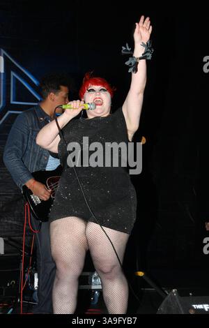 28 novembre 2009 - Londres, Royaume-Uni, États-Unis - 28 novembre 2009. Londres, Angleterre - Beth Ditto de Gossip. Gossip se produit en direct au Forum. Crédit photo : Martin Harris/Capital Pictures (crédit image : © Martin Harris) Banque D'Images