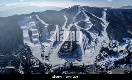 3 janvier 2017 - Pyeongchang, Gangwon, Corée du Sud - 2 novembre 2017 - Pyeongchang, Corée du Sud - la date de la photo est décembre 2016. Vue aérienne du parc Bokwang Phoenix, vue depuis le ciel du parc Bokwang Phoenix le 2 novembre 2017 à Gangneung, Corée du Sud. (Crédit image : © 2018 Pyeongchang Olympic Committ via ZUMA Wire) Banque D'Images