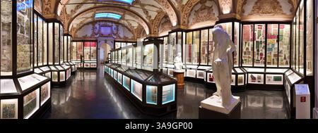 Intérieur du Musée civique de Modène. Modène, Émilie-Romagne, Italie Banque D'Images