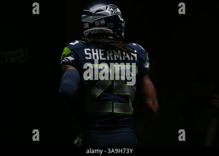 5 novembre 2017 : Richard Sherman (25 ans), cornerback des Seattle Seahawks, court dans le tunnel des joueurs pendant les échauffements avant un match entre les Redskins de Washington et les Seahawks de Seattle au CenturyLink Field à Seattle, WA, le 5 novembre 2017. Sean Brown/CSM(image de crédit : &copy ; Sean Brown/CSM via ZUMA Wire) Banque D'Images