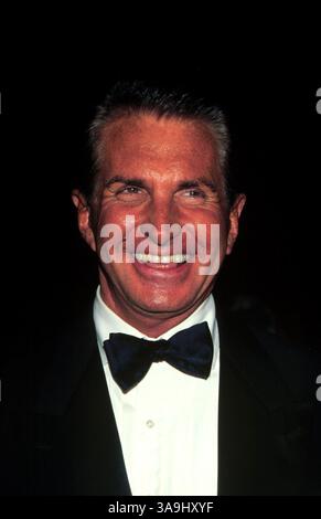 01 mars 1997 ; Los Angeles, CA, États-Unis ; L'acteur GEORGE HAMILTON à la Vanity Fair Oscar Party 1997. Banque D'Images