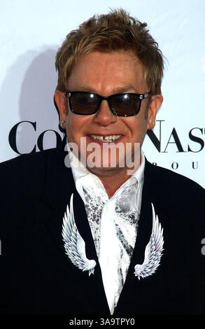 7 septembre 2006, New York. Sir Elton John arrive au 3e concert annuel de Fashion Rocks qui se tient au Radio City Music Hall. (Crédit image : © Sharkpixs/ZUMA Press) Banque D'Images