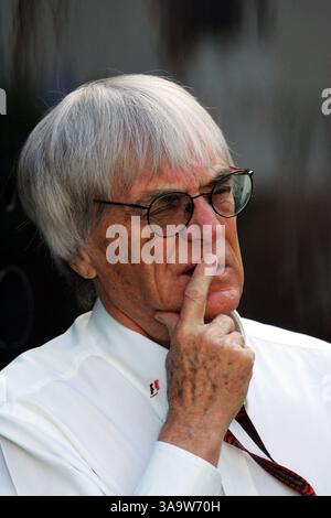 Bernie Ecclestone (GBR) F1 Supremo...Championnat du monde de formule 1, Rd 4, Grand Prix d'Espagne, Journée de qualification, Barcelone, Espagne, samedi 12 mai 2007...IMAGE NUMÉRIQUE. (Crédit image : ©Sutton Motorsports/ZUMA Press) RESTRICTIONS : DROITS en Amérique du Nord et du Sud SEULEMENT ! Banque D'Images