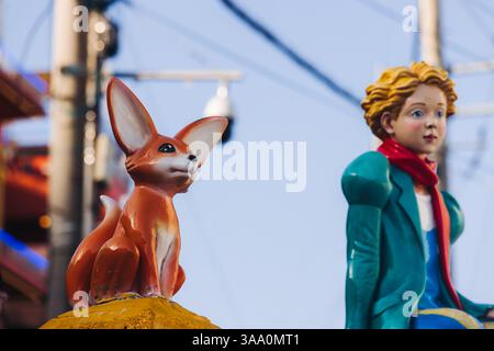 Vue de la statue du petit Prince et figure de sculpture du renard du désert dans le village culturel de Gamcheon, Busan, Corée du Sud, Gamcheon-dong, district de Saha, rues an Banque D'Images