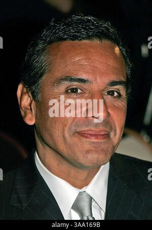 12 septembre 2005 ; Los Angeles, CA, États-Unis ; LE MAIRE ANTONIO VILLARAIGOSA a été nommé Grand Maréchal du défilé de Noël Hollywood de cette année à Hollywood Roosevelt Hotel, Hollywood, Californie. Crédit obligatoire : photo de David Livingston/ZUMA Press. (©) Copyright 2005 par David Livingston Banque D'Images