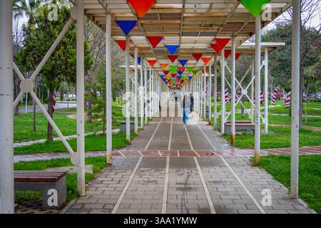 Elbasan, Albanie, 24 mars 2025 : vue sur le parc Aqif Pacha à Elbasan, Albanie Banque D'Images