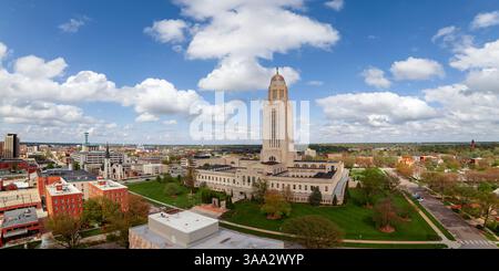Lincoln, Nebraska, États-Unis centre-ville au bâtiment du capitole de l'État. Banque D'Images