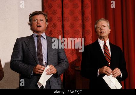 11 novembre 2005 ; Washington, DC, États-Unis ; (fichier photo. Date inconnue) le sénateur EDWARD KENNEDY avec le président JIMMY CARTER. Crédit obligatoire : photo par Arthur Grace/ZUMA Press. (©) Copyright 2005 par Arthur Grace Banque D'Images