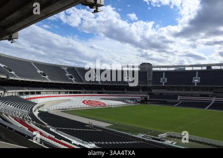 À L'INTÉRIEUR SUR LE STADE MAS MONUMENTAL, APPARTIENNENT À RIVER PLATE ET DE L'ÉQUIPE NATIONALE DE L'ARGENTINE, SITUÉ À BUENOS AIRES, ARGENTINE. PH PAR : @ANDRESF.19  IG Banque D'Images