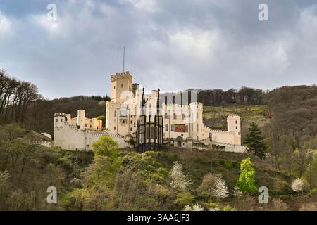 Coblence, Allemagne - 9 avril 2022 : vue panoramique sur le château de Stolzenfels près de Coblence Banque D'Images