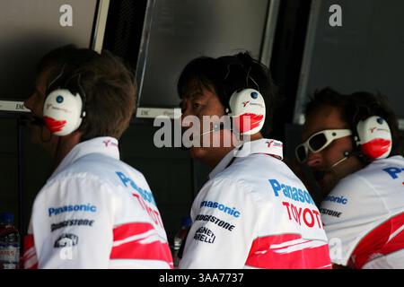 07 avril 2007 - Kuala Lumpur, Malaisie - portique Toyota PIT. Championnat du monde de formule 1, Rd 2, Grand Prix de Malaisie, Journée de qualification, Sepang, Malaisie, samedi 7 avril 2007. IMAGE NUMÉRIQUE (crédit image : © Sutton Motorsports/ZUMA Press) RESTRICTIONS : DROITS en Amérique du Nord et du Sud SEULEMENT ! Banque D'Images