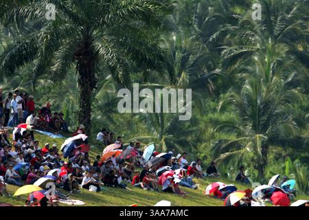 Avril 08, 2007 - Sepang, Kuala Lumpur, Malaisie - fans Championnat du monde de formule 1, Rd 2, Grand Prix de Malaisie, course, Sepang, Malaisie, dimanche 8 avril 2007. (Crédit image : © Sutton Motorsports/ZUMA Press) RESTRICTIONS : DROITS en Amérique du Nord et du Sud SEULEMENT ! Banque D'Images