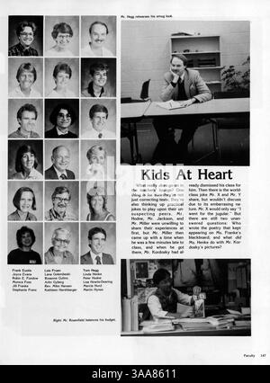 Cet annuaire du lycée de 1985 documente les événements de l'année scolaire 1984-1985 avec des étudiants, des enseignants, des clubs, des athlètes, et diverses activités scolaires. Banque D'Images