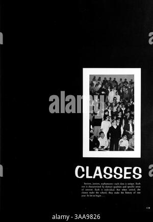 Cet annuaire 1966 de Kennedy High School présente les profils des étudiants, les faits saillants des enseignants, l'athlétisme, les clubs et les événements clés de l'année scolaire 1965-1966. Banque D'Images