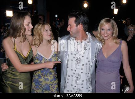 30 mars 1999 ; Los Angeles, CA, États-Unis ; les acteurs Leelee SOBIESKI ont DESSINÉ BARRYMORE, DAVID ARQUETTE et MARLEY SHELTON lors de la première de Never Been Kissed à LOS ANGELES. Banque D'Images