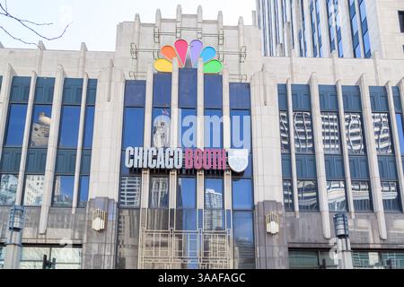 Chicago, Illinois, États-Unis - 28 mars 2022 : le bâtiment de l'école Chicago Booth est vu. Banque D'Images