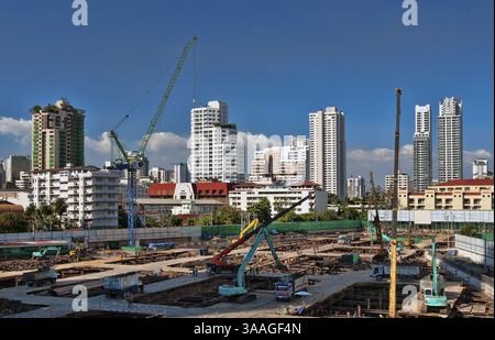 Bâtiment dans le site de construction du centre-ville à Bangkok Banque D'Images