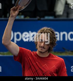29 avril 2018 - Barcelone, Catalogne, Espagne - STEFANOS TSITSIPAS (GRE) lève le trophée pour sa 2ème place au 'Barcelona Open Banc Sabadell' après avoir remporté la finale contre Rafael Nadal (ESP). Tsitsipas Won (crédit image : © Matthias Oesterle via ZUMA Wire) Banque D'Images