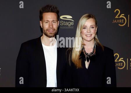 Kim-Sarah Brandts mit Partner Jan Riecken BEI der Premiere des comédies musicales Best of Musicals Live in concert im Stage Theater Neue Flora. Hambourg, 31.03.2025 *** Kim Sarah Brandts avec son partenaire Jan Riecken lors de la première de la comédie musicale Best of musical Live in concert au théâtre Neue Flora Hamburg, 31 03 2025 Foto :xgbrcix/xFuturexImagex Musicals 5336 Banque D'Images
