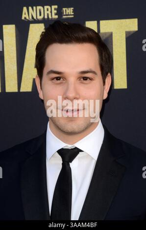 29 mars 2018 - Los Angeles, CA, USA - LOS ANGELES - FEB 29 : Skylar Astin à la première HBO ''André le géant'' au Cinerama Dome le 29 février 2018 à Los Angeles, CA (crédit image : © Kathy Hutchins via ZUMA Wire) Banque D'Images