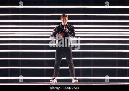 12 mai 2018 - Lisbonne, Portugal - le chanteur suédois Benjamin Ingrosso se produit lors de la Grande finale du concours Eurovision de la chanson 2018, à l'Altice Arena de Lisbonne, Portugal, le 12 mai 2018. (Crédit image : © Pedro Fiuza via ZUMA Wire) Banque D'Images