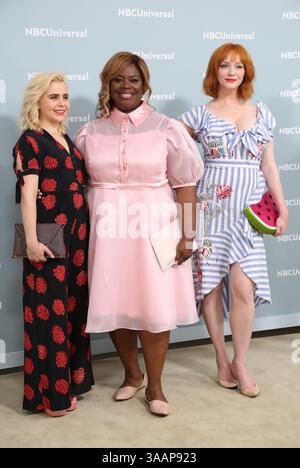 13 mai 2018 - New York, N. Y, États-Unis - MAE WHITMAN, RETTA, CHRISTINA HENDRICKS assistent au NBC Universal 2018 Upfront,. Radio City Music Hall, NYC. 14 mai 2018 . Photos de Sonia Moskowitz, Globe photos Inc. (crédit image : © Sonia Moskowitz/Globe photos via ZUMA Wire) Banque D'Images