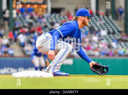 08 avril 2018 : Josh Donaldson, troisième joueur de base des Blue Jays de Toronto, #20 lors d'un match de la MLB entre les Blue Jays de Toronto et les Texas Rangers au Globe Life Park à Arlington, TX Toronto a battu Texas 7-4 Albert Pena/CSM. (Image de crédit : &copy ; Albert Pena/CSM via ZUMA Wire) Banque D'Images