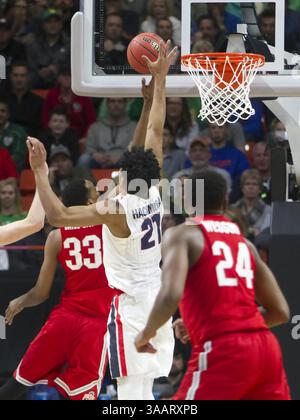 17 mars 2018 - Boise, ID, USA - Rui Hachimura de Gonzaga, au milieu, nie un tir de Keita Bates-Diop de l'Ohio State lors de la deuxième manche du tournoi NCAA West Regional le samedi 17 mars 2018, au Taco Bell Arena de Boise, Idaho. Gonzaga avancé, 90-84. (Crédit image : © Darin Oswald/TNS via ZUMA Wire) Banque D'Images