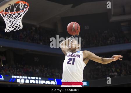 17 mars 2018 - Boise, ID, USA - Rui Hachimura de Gonzaga se termine pour un slam dunk tard dans la victoire 90-84 des Bulldogs contre Ohio State lors de la deuxième manche du tournoi NCAA West Regional le samedi 17 mars 2018, au Taco Bell Arena de Boise, Idaho. (Crédit image : © Darin Oswald/TNS via ZUMA Wire) Banque D'Images