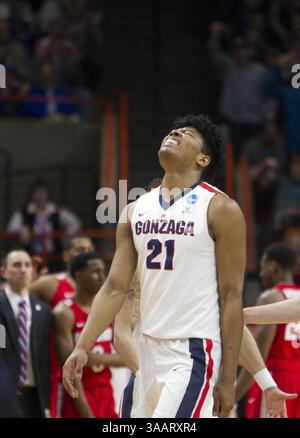 17 mars 2018 - Boise, ID, États-Unis - L'attaquant de Gonzaga Rui Hachimura se réjouit des acclamations après avoir bloqué un tir de Keita Bates-Diop de l'Ohio State lors du deuxième tour du tournoi NCAA West Regional le samedi 17 mars 2018, au Taco Bell Arena de Boise, Idaho. Gonzaga avancé, 90-84. (Crédit image : © Darin Oswald/TNS via ZUMA Wire) Banque D'Images