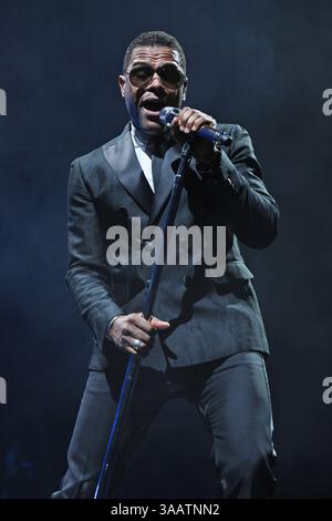 29 novembre 2016 - Miami Beach, Floride, États-Unis d'Amérique - MIAMI, FL - NOVEMBRE 29 : Maxwell se produit à l'AmericanAirlines Arena le 29 novembre 2016 à Miami en Floride....personnes : Maxwell. (Crédit image : © Storms Media Group/SMG via ZUMA Wire) Banque D'Images