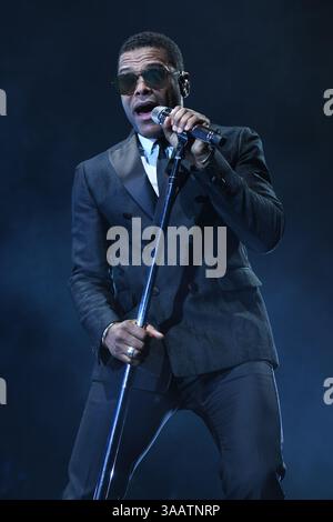 29 novembre 2016 - Miami Beach, Floride, États-Unis d'Amérique - MIAMI, FL - NOVEMBRE 29 : Maxwell se produit à l'AmericanAirlines Arena le 29 novembre 2016 à Miami en Floride....personnes : Maxwell. (Crédit image : © Storms Media Group/SMG via ZUMA Wire) Banque D'Images