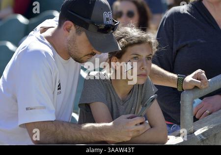 31 mars 2018 - Cary, Caroline du Nord, États-Unis - Cary, Caroline du Nord - samedi 31 mars 2018 : les fans lors d'un match de la saison régulière de la Ligue nationale de soccer féminin (NWSL) entre le courage de Caroline du Nord et Sky Blue FC au stade Sahlenâ€™s au WakeMed Soccer Park. (Crédit image : © Grant Halverson/ISIPhotos via ZUMA Wire) Banque D'Images