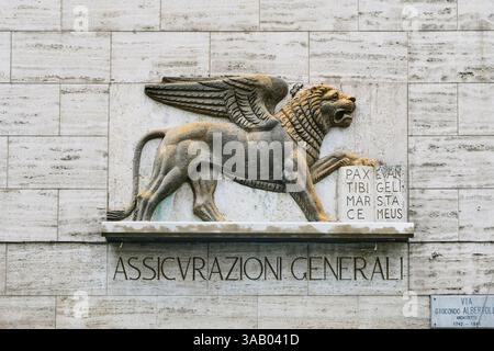 Italie, Lombardie, Lac de Côme, Côme, le lion ailé de marque, symbole de la plus grande compagnie d'assurance italienne Assicurazioni Generali, qui se classe parmi les plus grandes compagnies d'assurance dans le monde Banque D'Images