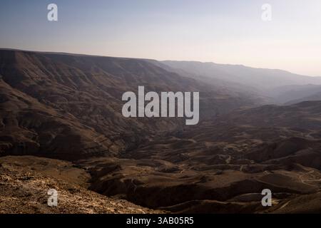 DHIBAN, JORDANIE - 10 SEPTEMBRE 2021 : sommet de Wadi al Mujib. CRÉDIT : Daniel Rodrigues Banque D'Images