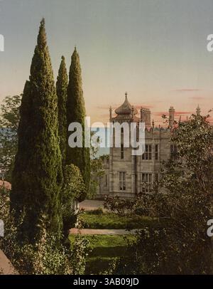 Tirage photochrom vintage du palais de Vorontsov à Alupka, Crimée, Ukraine. Banque D'Images
