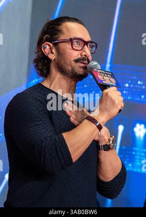15 avril 2018 - Hong Kong, Hong Kong SAR, Chine - HONG KONG, CHINE - 15 AVRIL 2018 : lancement du film secret Superstar. L'acteur indien Aamir Khan (photo), rejoint la co-star Zaira Wasim pour rencontrer la légende du cinéma hongkongais Andy Lau. (Crédit image : © Jayne Russell via ZUMA Wire) Banque D'Images