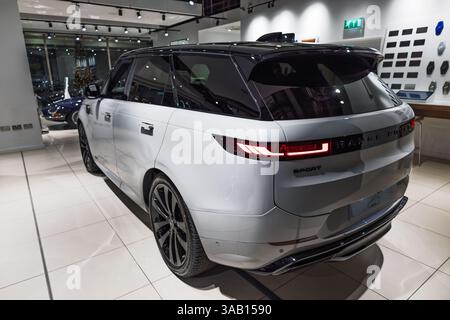 Range Rover Sport Hybrid Autobiography SUV. Londres, Royaume-Uni, 24 décembre 2023 Banque D'Images